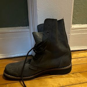 Roots charcoal boot